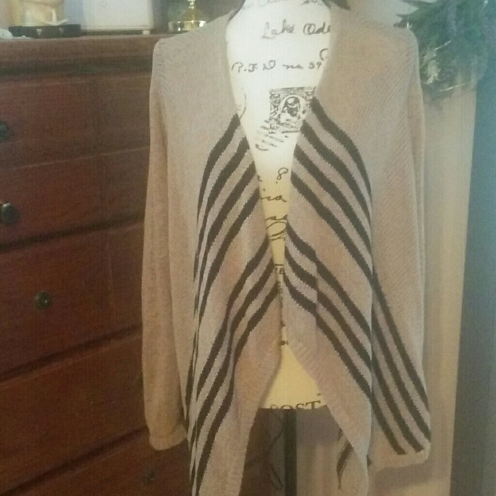 Cardigan sweater